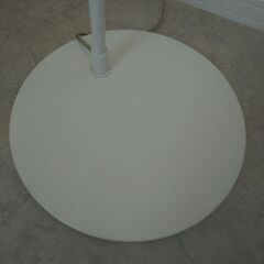 IKEAフロアランプ ロックスモー(白)の画像