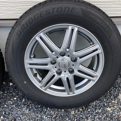 スタッドレスタイヤ　ホイール付の画像