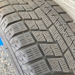 スタッドレスタイヤ　ホイール付の画像
