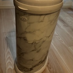 おむつペール　ubbi マーブル柄ゴミ箱の画像