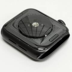 Apple Watch SE 第1世代/GPS/40mm/A2351/スペースグレー〈MYDP2J/A〉 (2)の画像