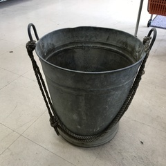 ⭐︎ドリーム2号館⭐︎ ジモティー割引　アンティーク ブリキバケツ　※全体的にサビ有の画像
