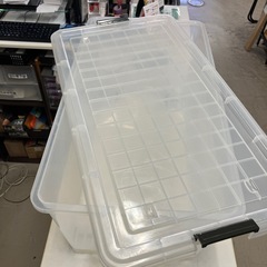 I 2511-550 プラスチック収納ケース　キャスター付き　中古
の画像