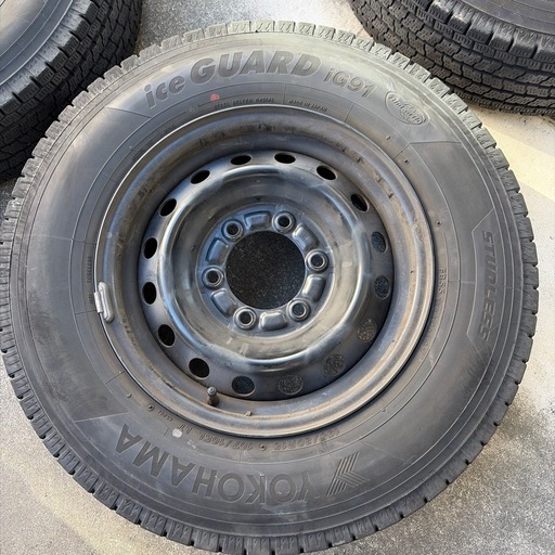 【取引完了】ハイエースバン　スタッドレスタイヤ　ホイール　アイスガード　195/80R15