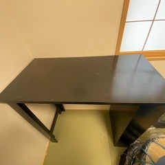 ダイニングテーブルの画像