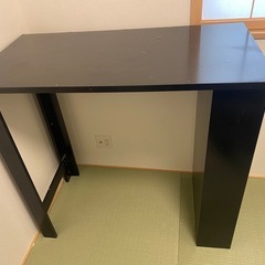 ダイニングテーブルの画像