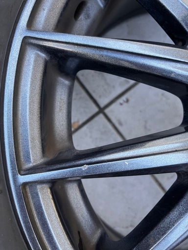 値下げ　スタッドレス　205/60R 16  VELVA。 