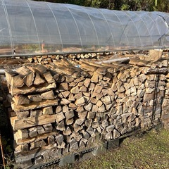 薪　キャンプバーベキュー広葉樹クヌギ　ナラ
の画像