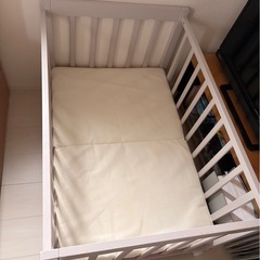 ベビーベッドの画像