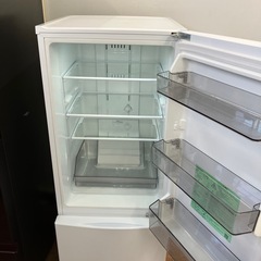 「安心の1年保証付。【２ドア冷蔵庫 TOSHIBA GR-U15BS 2023年製 153L キズヨゴレ有】取りに来れる方限定。」の画像