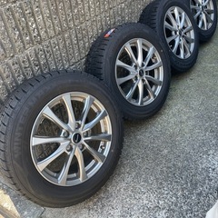 スタッドレスタイヤ205/
60R16ホイールセット美品の画像