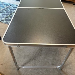 キャンプテーブルの画像