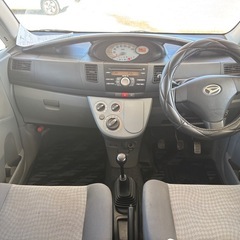 ダイハツ ムーヴ L 希少な5速マニュアル × 車検付き（R8/3まで）× 現場販売特価！ 格安で軽自動車を探している方におすすめの一台です。の画像