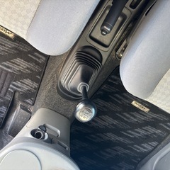 ダイハツ ムーヴ L 希少な5速マニュアル × 車検付き（R8/3まで）× 現場販売特価！ 格安で軽自動車を探している方におすすめの一台です。の画像