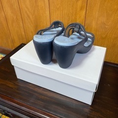 正規本物クロックス　ヒールサンダルの画像