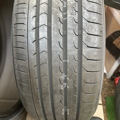 YOKOHAMA タイヤ　ブルーアール　245／40R20の画像