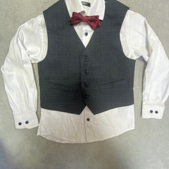 子供の入学卒園式に120cmスーツの画像