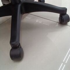 ★リユースのサカイ日立店★HJ8366  オフィスチェア ブラック H75×D52×W50 クリーニング済み の画像