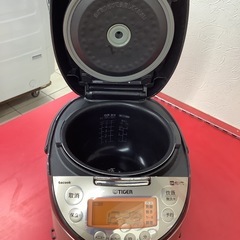 TIGER  タイガーIH 炊飯器　炊飯ジャー　5.5合炊き　JKT-J101 2018年製の画像