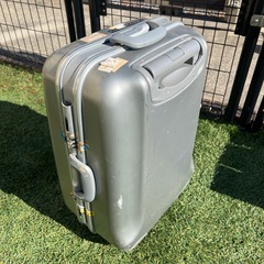 スーツケース  
の画像