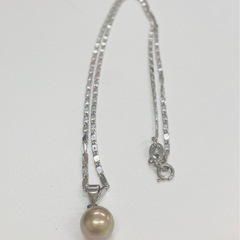 ホワイト系　パールネックレス（黒蝶貝）の画像