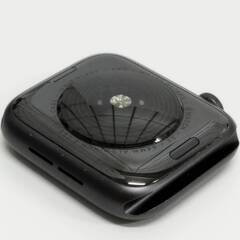 Apple Watch SE 第1世代/GPS/44mm/A2352/スペースグレー〈MYDT2J/A〉の画像