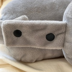 ダイソー　フィット＆極上触感ネックピローの画像