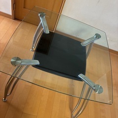 ダイニング　ガラステーブル
の画像
