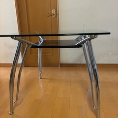 ダイニング　ガラステーブル
の画像