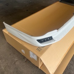 200系ハイエース 4型以降用　モデリスタスポイラーLED付き　純正品　　の画像