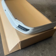 200系ハイエース 4型以降用　モデリスタスポイラーLED付き　純正品　　の画像