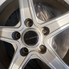 中古　スタッドレスタイヤの画像