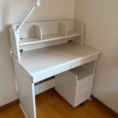 学習机 ホワイト【12月10日まで】の画像