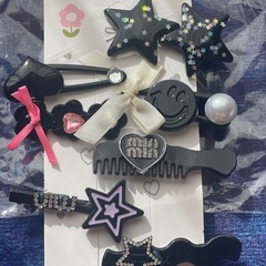 【新品】7点セット キラキラ ヘアピン ヘアクリップ 前髪 ビジュー 可愛いハート型ヘアクリップセット（ハート、笑顔、星、櫛形）の画像
