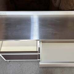 ガルト ステンレストップキッチンカウンター、コンセント・キャスター付 幅122cm Usedの画像