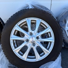トヨタアクア　中古スタッドレスタイヤの画像