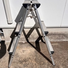 3段脚立の画像