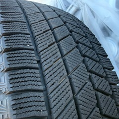 50プリウス　スタッドレスタイヤ4本の画像
