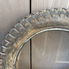 90-90-12jスノータイヤの画像