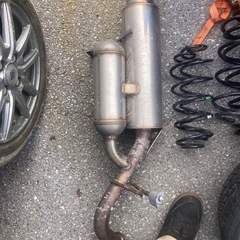 デミオタワーバー、マフラーの画像