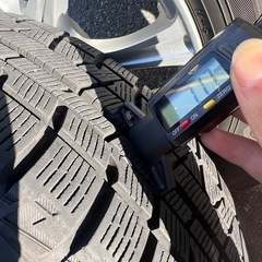 195/65r15 91Qスタッドレスタイヤヨコハマとプリウス30、50用ホイール4本セットの画像