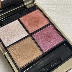 SUQQUのアイシャドウ(難あり)です☺️の画像