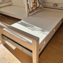 2段ベットの画像