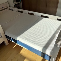 2段ベットの画像