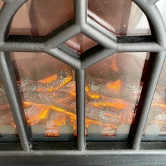 暖炉型ファンヒーターの画像