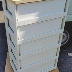 🔴山口市、5段衣装ケース新品¥12500位⇒中古¥4500🔴全段レール付・車輪付🔴美品の画像