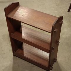 小さな本棚の画像