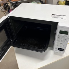 O 2511-551 SHARPオーブンレンジ　2023年製　RE-F163-W 通電確認済み　キズ汚れ有りの画像