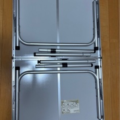 コールマン ヒーリングチェア（2脚セット）＋キャプテンスタッグ アウトドアテーブルの画像