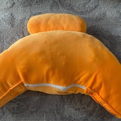 背もたれ出来るクッションの画像